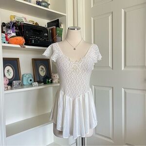 Vintage 80s White lace babydoll top with sleeves and a flowy skirt